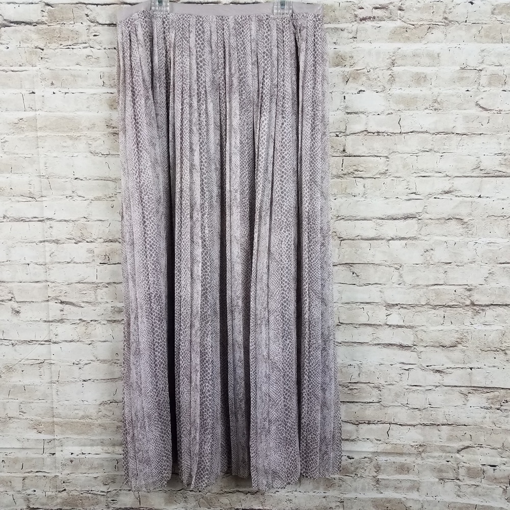 Banana republic maxi pleated skirt snakeskin 6 p